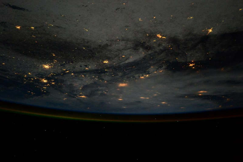 Illustration for article titled Relax In The Simple Beauty Of Our Planet In These Astronaut Photos